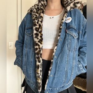 Levi’s oversized trucker leopard lined faux fur denim jacket punk grunge
